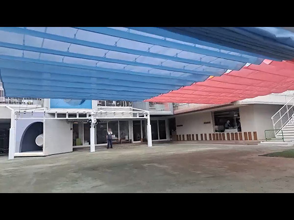 電動開閉式サンシェード